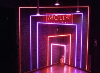   Molly Music Bar   9